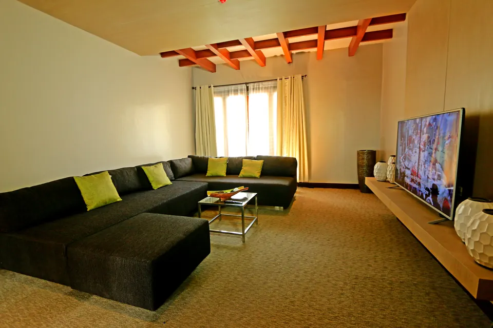 Amalfi entertainment room with sofa seating and television