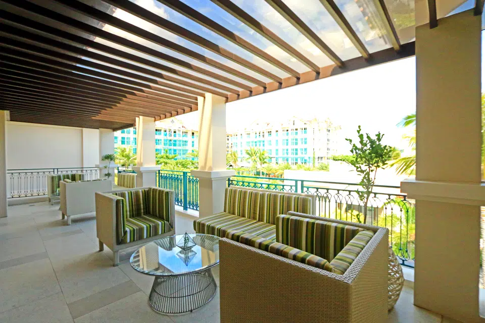 Covered Amalfi poolview terrace with lounge seating